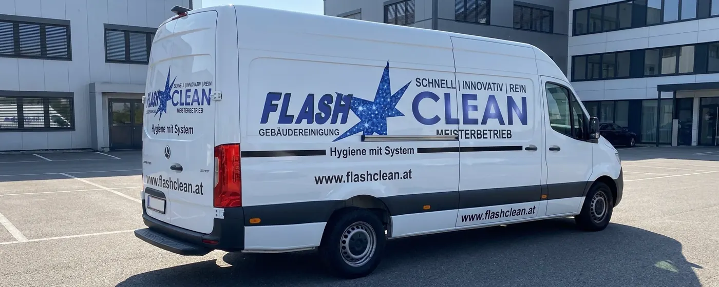 flashclean.at Firmenfahrzeug der Gebäudereinigung Wiener Neudorf bei einem Referenzobjekt flashclean.at Firmenfahrzeug der Gebäudereinigung Wiener Neudorf bei einem Referenzobjekt